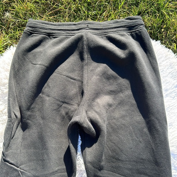 Under Armour Rival Fleece Women’s Joggers
Size Small Black with White Details - Picture 14 of 14